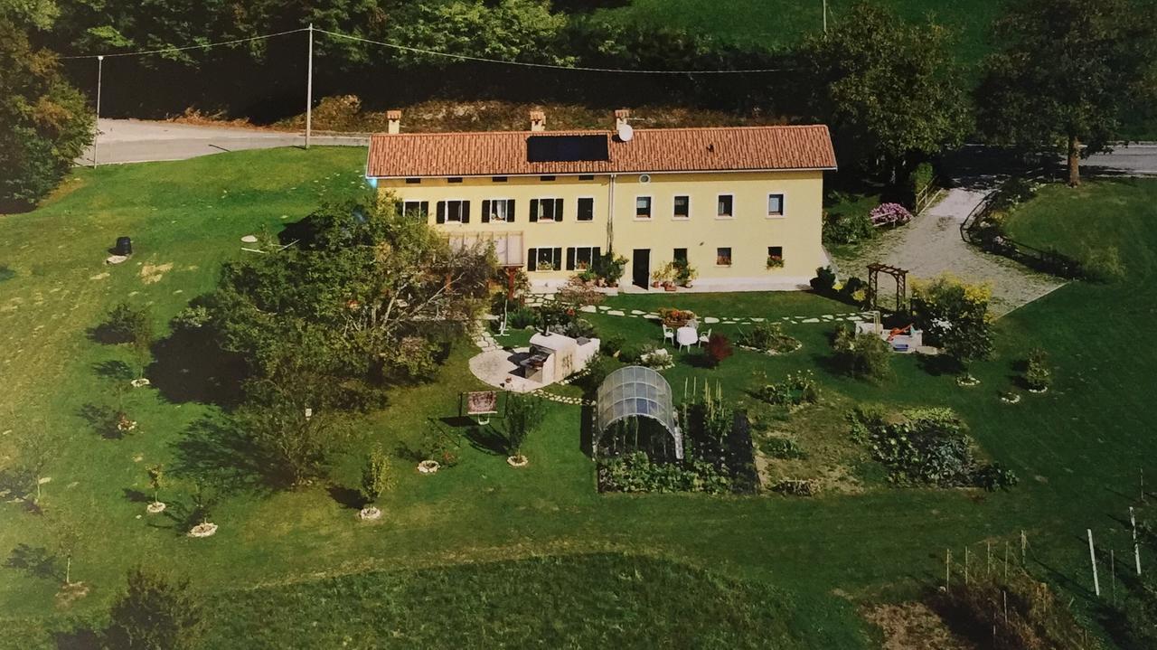 Casa Edith Libano Luaran gambar